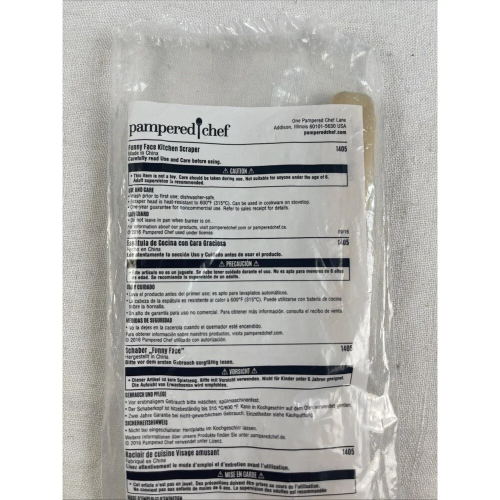 Pampered Chef Funny Face Kitchen Scraper 1405